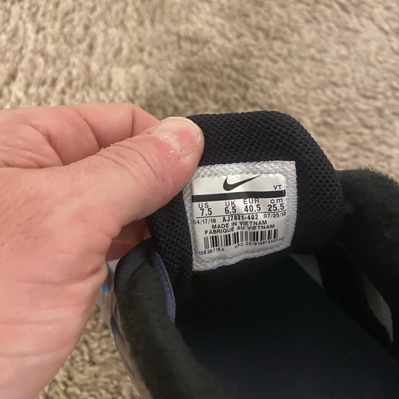 Nearly new Nike - Picture 6 of 6